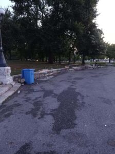 Πλατεία Κέρκυρα: Σκουπίδια Παντού κάθε πρωί - Φασαρία όλο το βράδυ και ποτά